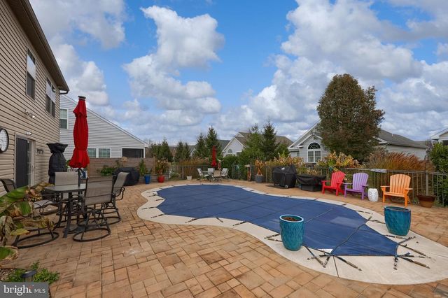 1337 HEATHERWOOD DR, Mount Joy, PA 17552