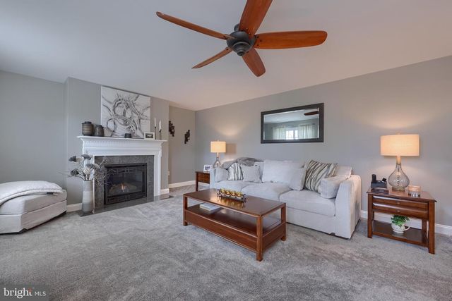 1337 HEATHERWOOD DR, Mount Joy, PA 17552