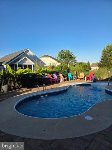 1337 HEATHERWOOD DR, Mount Joy, PA 17552