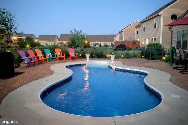 1337 HEATHERWOOD DR, Mount Joy, PA 17552