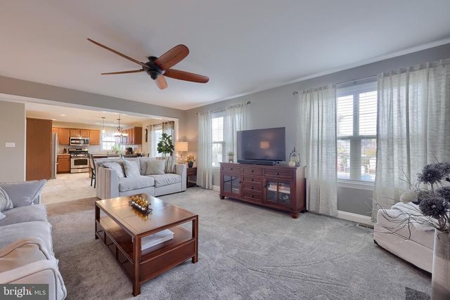 1337 HEATHERWOOD DR, Mount Joy, PA 17552