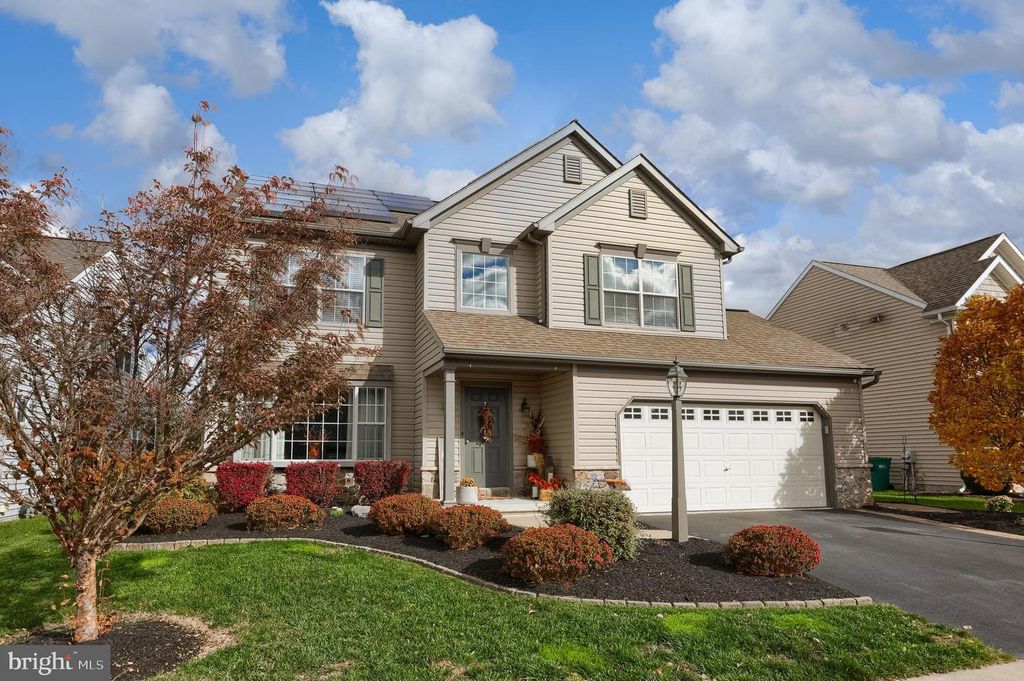 1337 HEATHERWOOD DR, Mount Joy, PA 17552