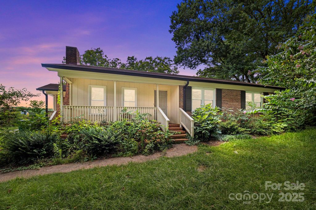 8321 Starnes Randall Road, Charlotte, NC 28215