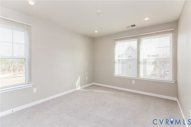 7753 Leeds Castle Ln, New Kent, VA 23124