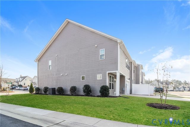 7753 Leeds Castle Ln, New Kent, VA 23124