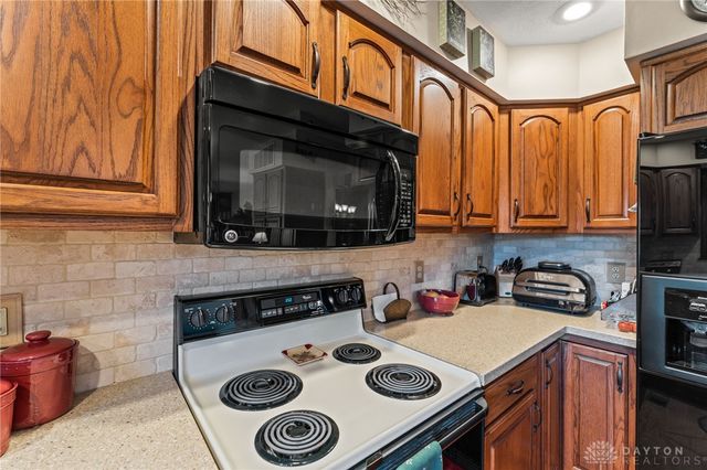 807 Claymore Court, Tipp City, OH 45371