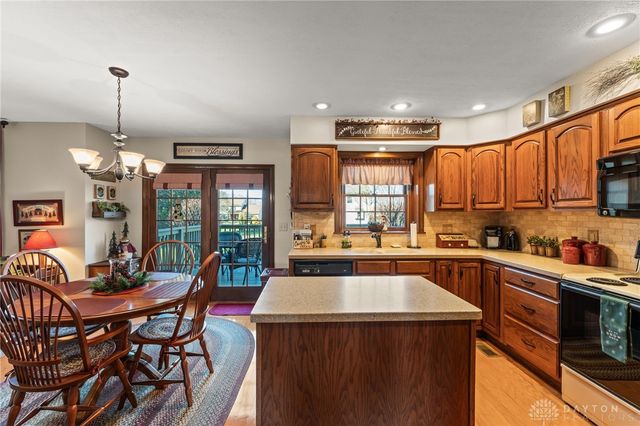 807 Claymore Court, Tipp City, OH 45371