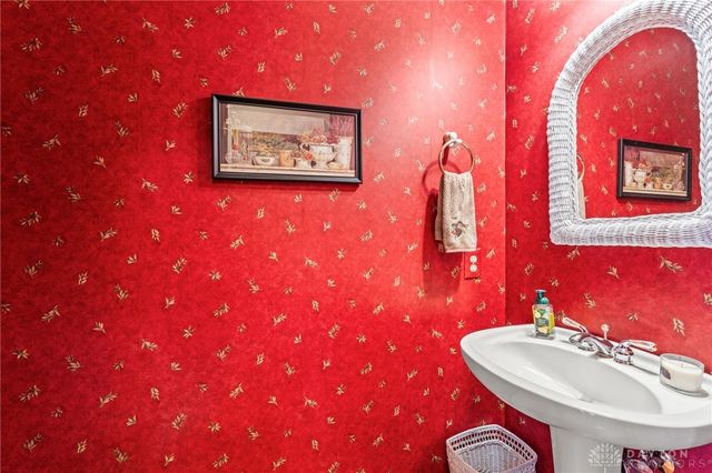 807 Claymore Court, Tipp City, OH 45371