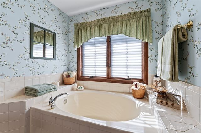 807 Claymore Court, Tipp City, OH 45371