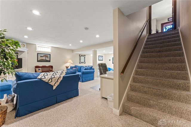 807 Claymore Court, Tipp City, OH 45371