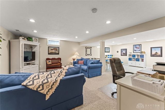 807 Claymore Court, Tipp City, OH 45371