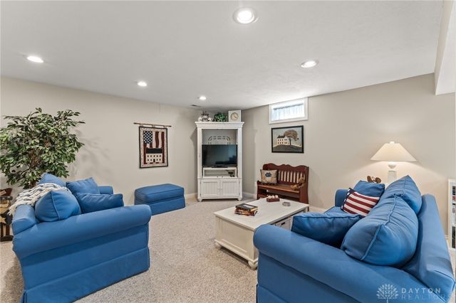 807 Claymore Court, Tipp City, OH 45371