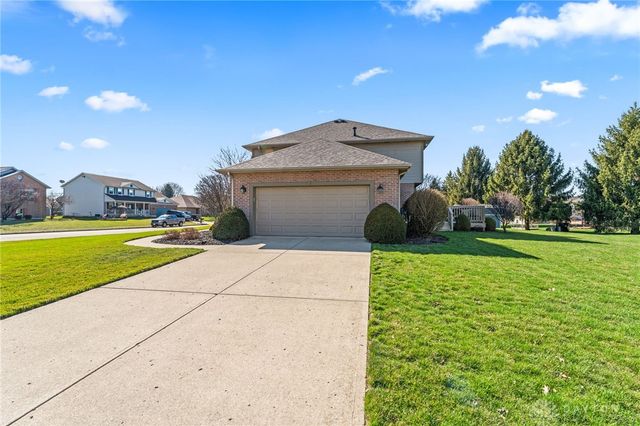 807 Claymore Court, Tipp City, OH 45371