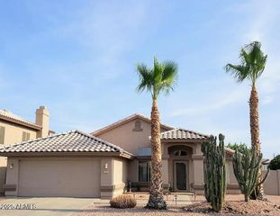 1639 E REDFIELD Road, Gilbert, AZ 85234