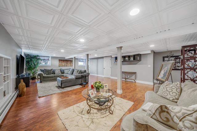 50 Violet Road, Rocky Point, NY 11778