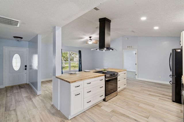 3349 SW Frankford Street, Port St. Lucie, FL 34953