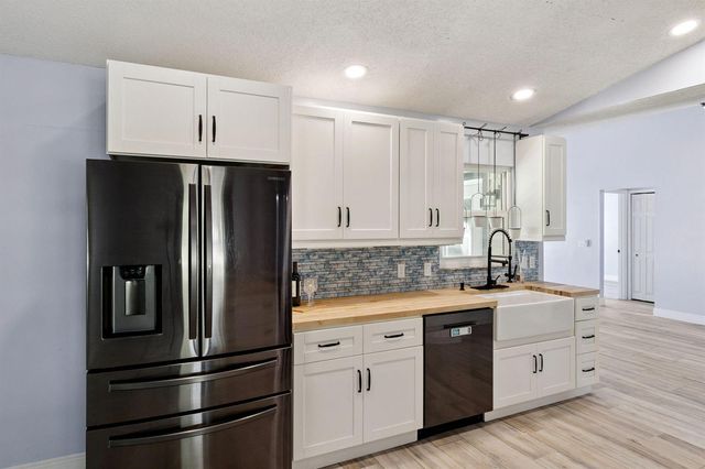 3349 SW Frankford Street, Port St. Lucie, FL 34953