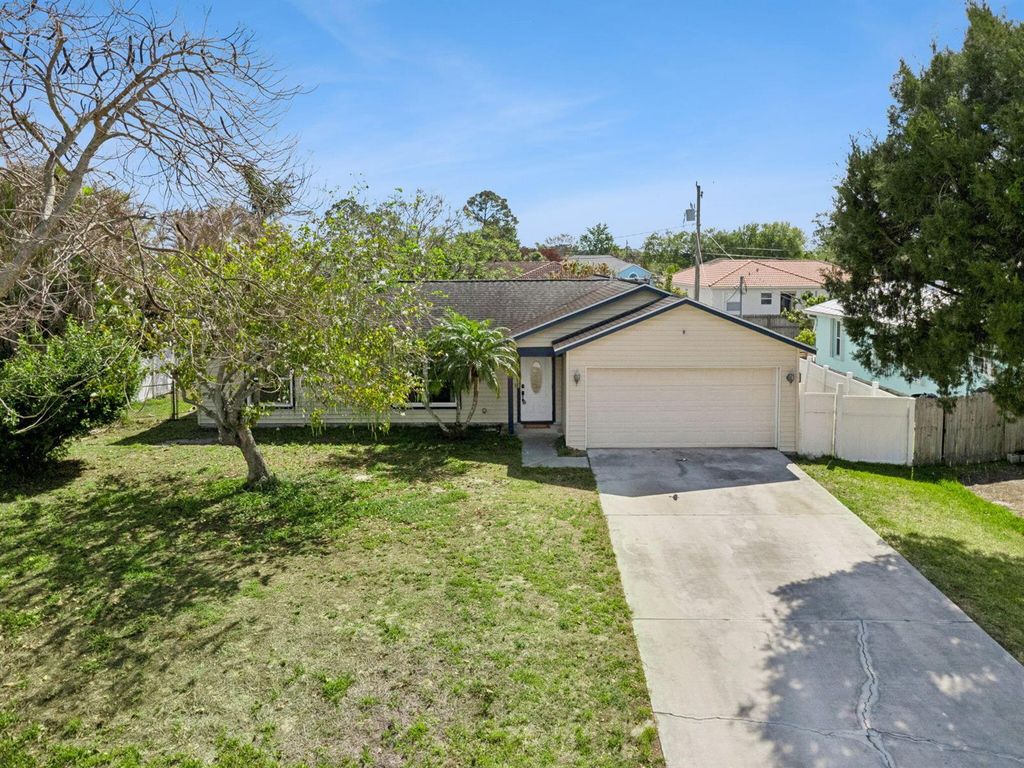 3349 SW Frankford Street, Port St. Lucie, FL 34953