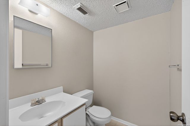 6882 CANARY MEADOW DR, Converse, TX 78109