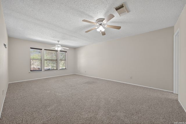 6882 CANARY MEADOW DR, Converse, TX 78109