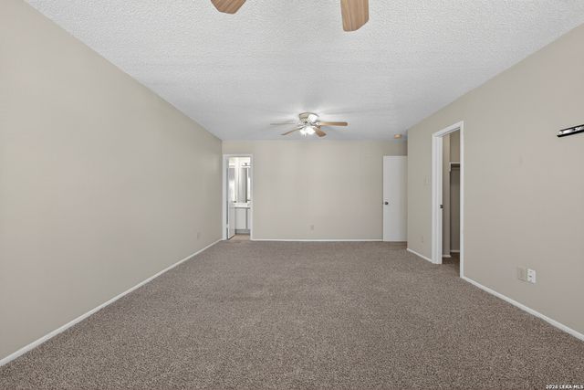 6882 CANARY MEADOW DR, Converse, TX 78109