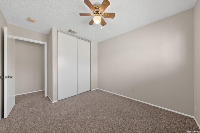 6882 CANARY MEADOW DR, Converse, TX 78109