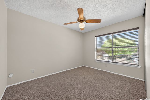 6882 CANARY MEADOW DR, Converse, TX 78109