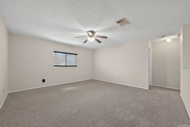 6882 CANARY MEADOW DR, Converse, TX 78109