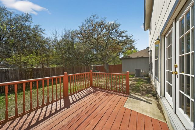 6882 CANARY MEADOW DR, Converse, TX 78109