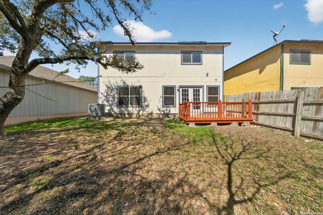 6882 CANARY MEADOW DR, Converse, TX 78109