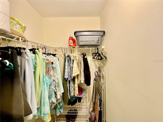 10034 64TH AVENUE N 11, St Petersburg, FL 33708