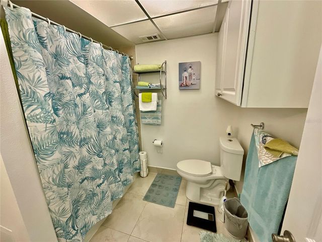 10034 64TH AVENUE N 11, St Petersburg, FL 33708