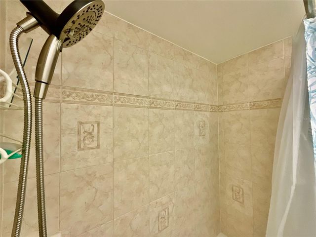 10034 64TH AVENUE N 11, St Petersburg, FL 33708