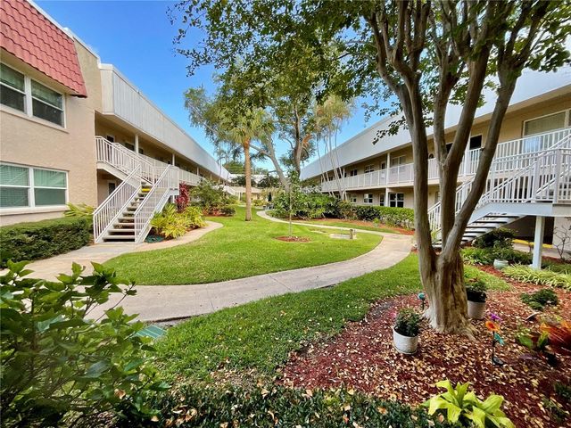 10034 64TH AVENUE N 11, St Petersburg, FL 33708