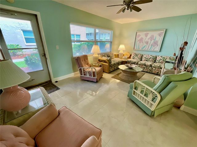10034 64TH AVENUE N 11, St Petersburg, FL 33708