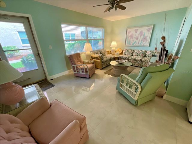 10034 64TH AVENUE N 11, St Petersburg, FL 33708