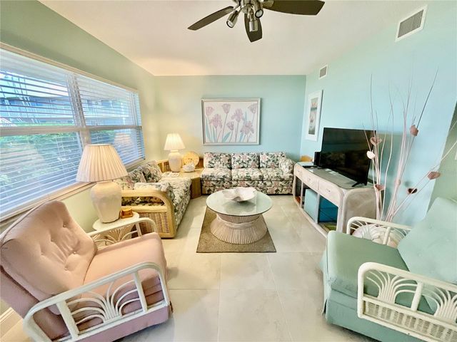 10034 64TH AVENUE N 11, St Petersburg, FL 33708