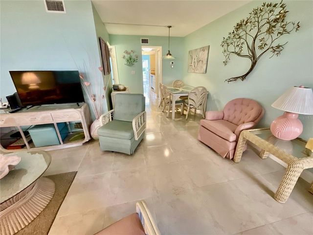 10034 64TH AVENUE N 11, St Petersburg, FL 33708