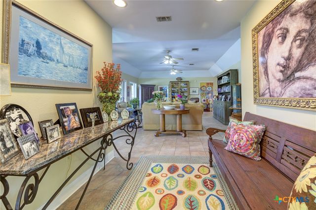 210 Royal George Circle, Mcqueeney, TX 78123