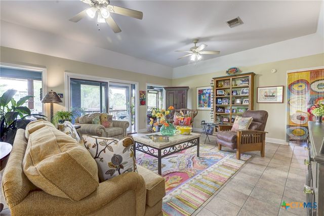 210 Royal George Circle, Mcqueeney, TX 78123