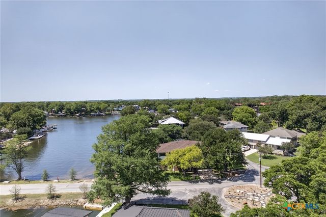 210 Royal George Circle, Mcqueeney, TX 78123