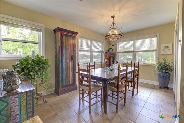 210 Royal George Circle, Mcqueeney, TX 78123