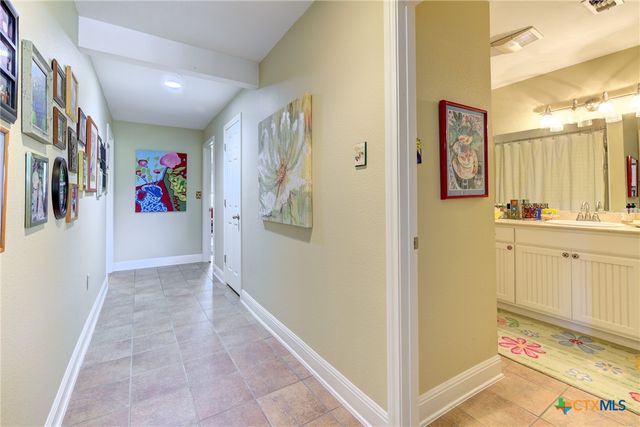 210 Royal George Circle, Mcqueeney, TX 78123