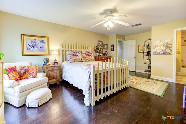 210 Royal George Circle, Mcqueeney, TX 78123