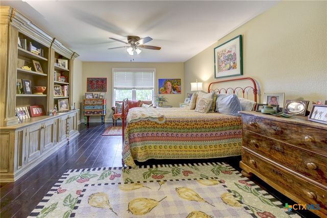 210 Royal George Circle, Mcqueeney, TX 78123