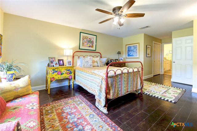 210 Royal George Circle, Mcqueeney, TX 78123