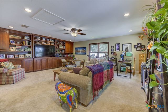 210 Royal George Circle, Mcqueeney, TX 78123