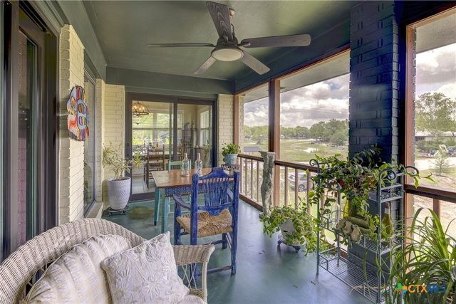 210 Royal George Circle, Mcqueeney, TX 78123