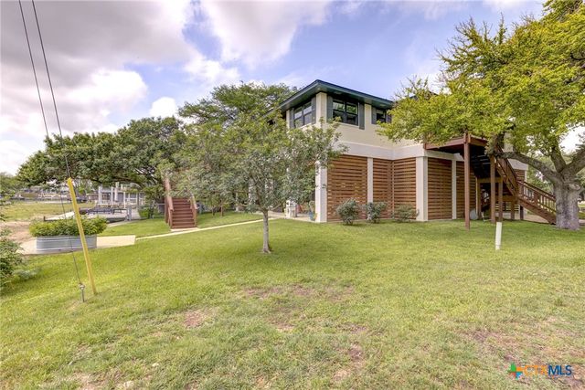 210 Royal George Circle, Mcqueeney, TX 78123