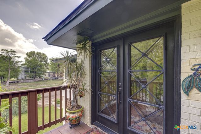 210 Royal George Circle, Mcqueeney, TX 78123